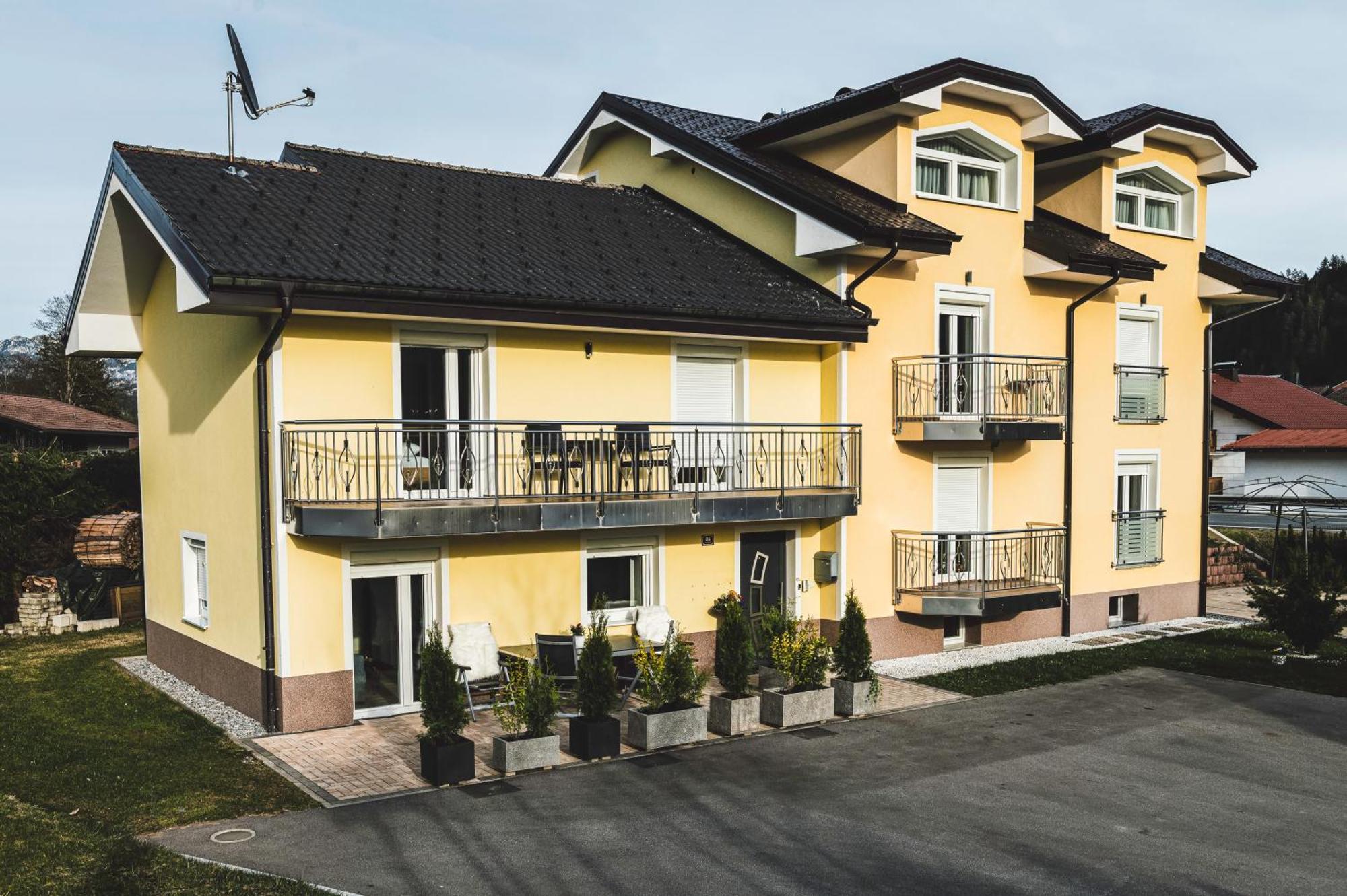 Ferienwohnung Schoenblick Weissenbach am Lech Kültér fotó